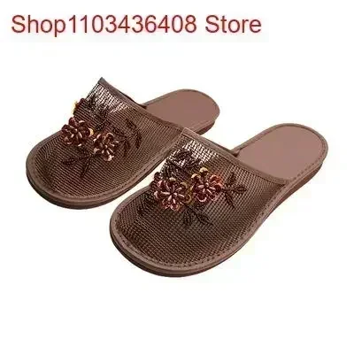 Women Stylish  Floral Slippers - Waders recensione e prezzo